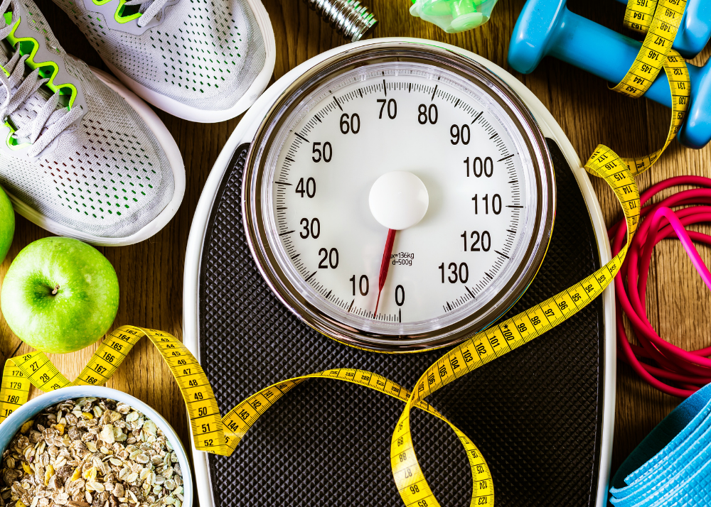 Os Genes Não São Tudo A pesquisa nos mostrou que existem fatores genéticos que podem contribuir para a obesidade. Entretanto outros fatores também são importantes como a velocidade do metabolismo, prática de exercícios, alimentação rica em alimentos gordurosos, etc. O estudo não determina que magreza ou obesidade são determinadas pela genética, mas nos ajuda a entender que nossas escolhas alimentares e hábitos relacionados à saúde poderão ter resultados diferentes conforme a nossa expressão genética individual. É importante ressaltar que adotar hábitos de vida saudáveis é benéfico tanto para pessoas obesas como para aquelas que apresentam magreza constitucional.