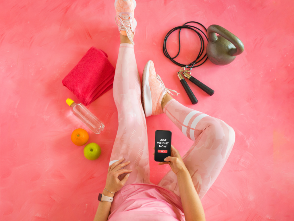 AKTA-Liv-Crioliopolise-para-flacidez-e-emagrecimento-mulher-fazendo-exercicio-e-boa-alimentacao